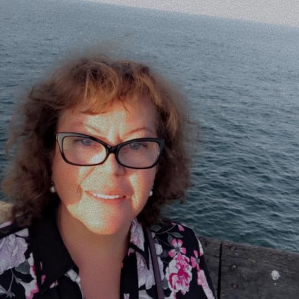 Meet your Posher, Ana
